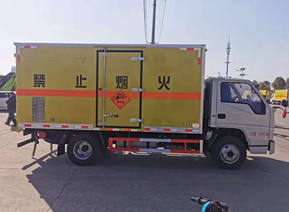 九寨沟爆破器材运输车工人安全操作规范与智能技术保障